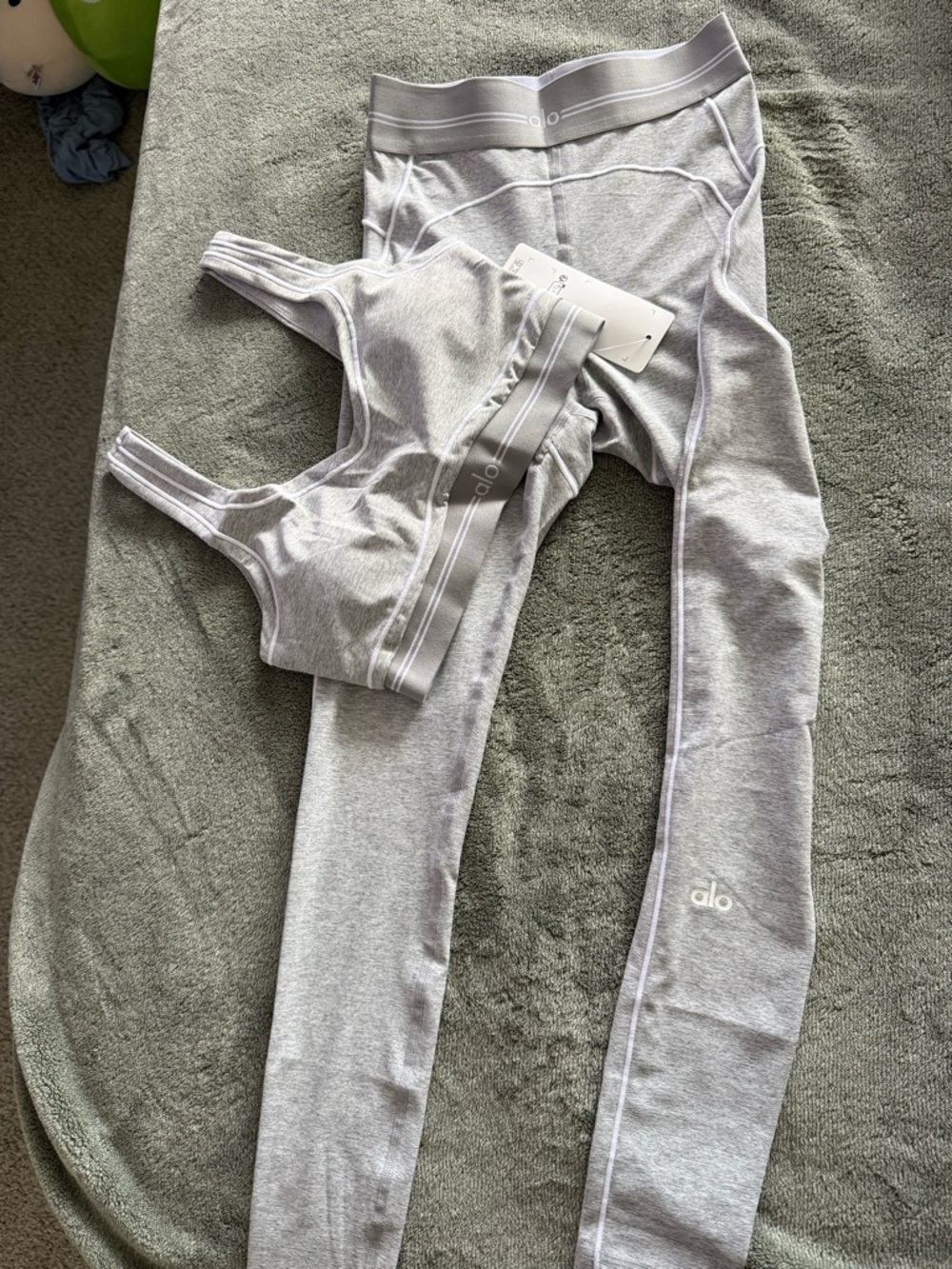ALO Yoga Light Gray Leggings and Matching Sports Bra Set